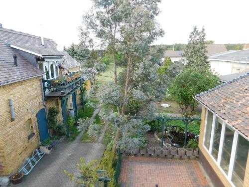 an aerial view of a house with a garden at Haus Feierabend in Plodda