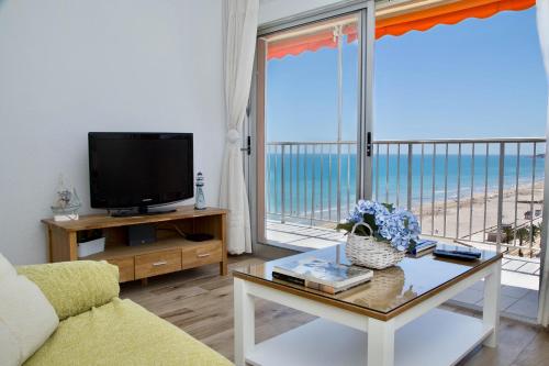 Gallery image of Luxury 12th Floor Beachfront in El Campello