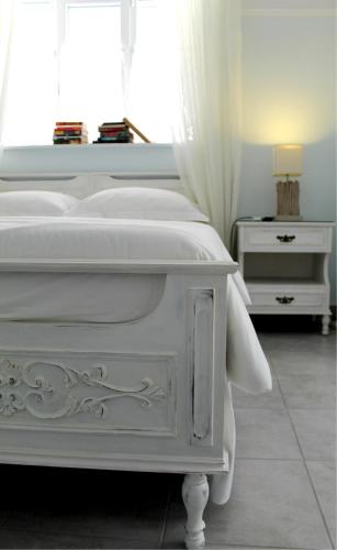 By the Acropolis, In the heart of Plaka!