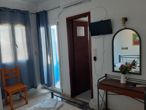 Μια τηλεόραση ή/και κέντρο ψυχαγωγίας στο Βίλα Φηροστεφάνι