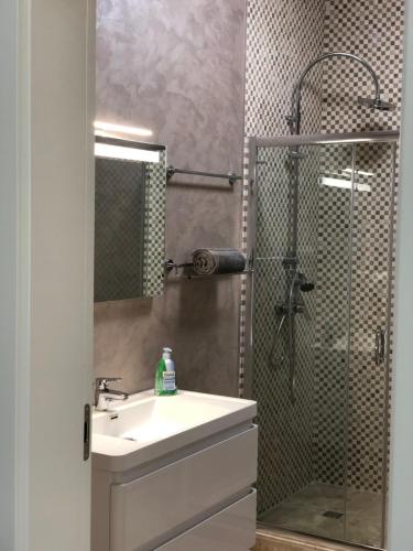 Vonios kambarys apgyvendinimo įstaigoje C&A Residence Mamaia