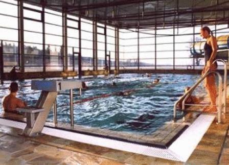 - une grande piscine pour 2 personnes dans l'établissement Hotel & Pension Villa Camenz, à Güstrow