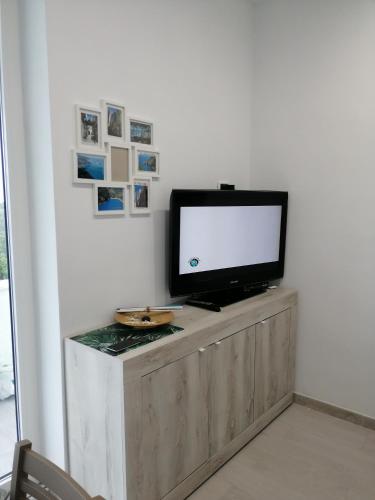 Μια τηλεόραση ή/και κέντρο ψυχαγωγίας στο Calypso Casa