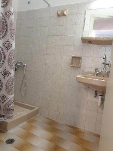 Φωτογραφία από το άλμπουμ του George's Sea View Apartments στη Μεσογγή