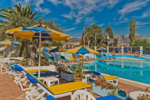 The swimming pool at or close to Olympic Hotel