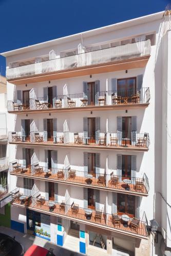 Gallery image of Hostal Las Nieves in Ibiza Town
