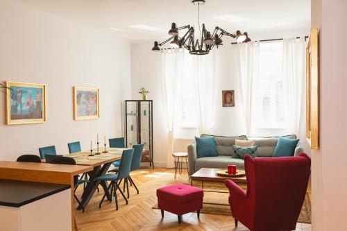 TCF Home - Big Apartment with Free Garage