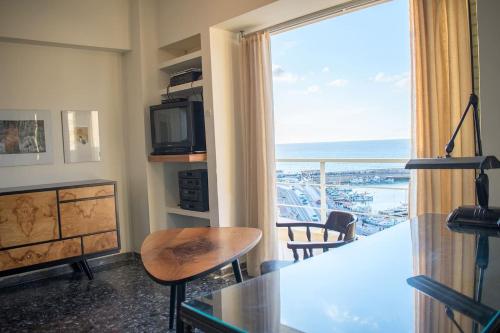 Seafront Apartment in City Center