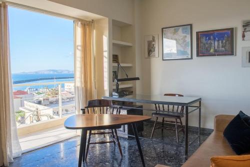 Seafront Apartment in City Center
