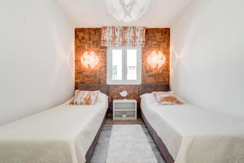 Sunny 4**** luxury apart with garden in center