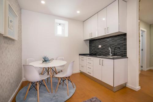 Brand New Downtown Apartment