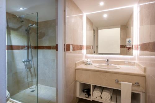 Ванная комната в Viva Heavens by Wyndham, A Trademark All Inclusive