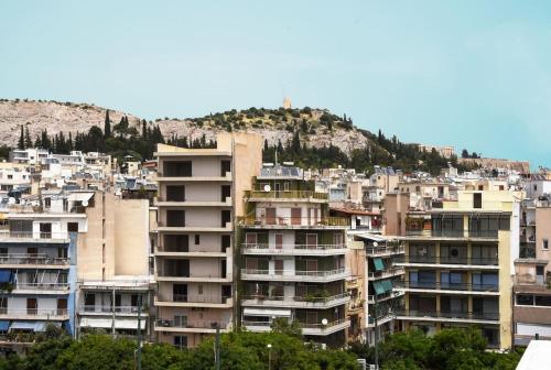 Imagen de la galería de Koukaki Edge Penthouse•Acropolis & Filopappou view, en Atenas