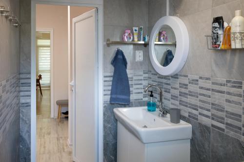 Баня в Bright and Cozy 2BD. Flat in Plovdiv City Centre