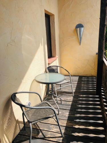 Posezení v ubytování Ferienwohnung Lappano - Losheim am See
