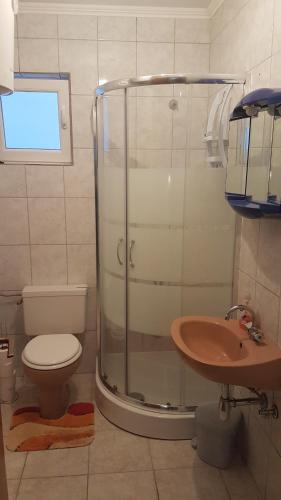 Koupelna v ubytování Apartmani AB
