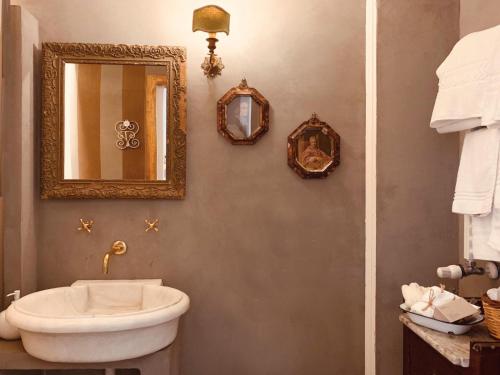 Kylpyhuone majoituspaikassa Il Salotto di Maria Pia