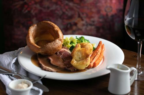 Rose And Crown Hotel photo 28
