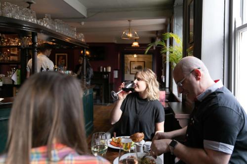 Rose And Crown Hotel photo 23