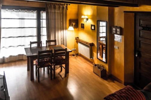 Posezení v ubytování Acogedor Refugio en la Vall d'Incles, HUT1-05073