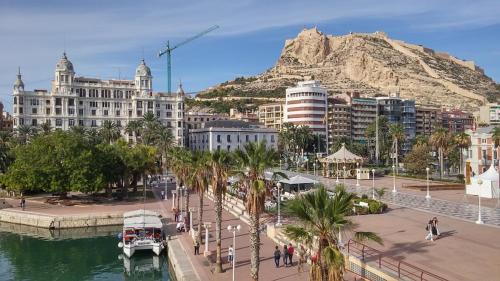 Espacioso, luminoso, coqueto, muy céntrico y totalmente reformado en 2024