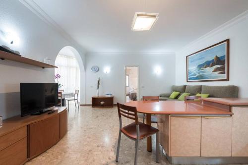 Las Canteras Beach 2BR 2BA Familiar 5pax