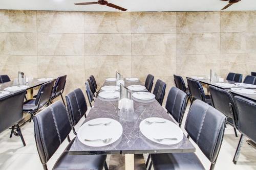 Un restaurante u otro lugar para comer en Hotel Dreamland