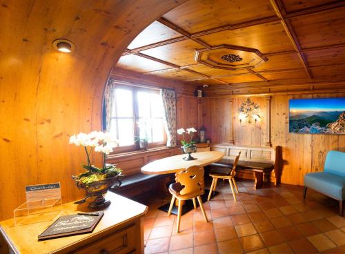 Χώρος καθιστικού στο Hotel Oberland