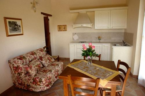 Kuchyň nebo kuchyňský kout v ubytování Valle del Metauro Country House