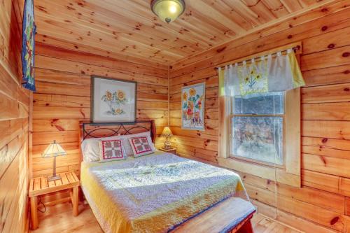 Ένα ή περισσότερα κρεβάτια σε δωμάτιο στο 3 Bed 3 Bath Vacation home in Whittier