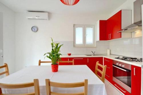 Galería fotográfica de Apartment SImun en Podgora
