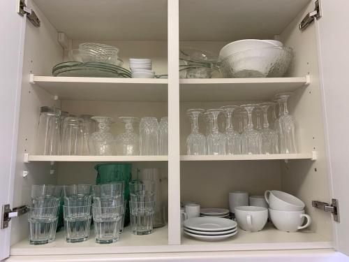Küche/Küchenzeile in der Unterkunft Holiday Apartment Gian - close to the Kongresshaus, the ice hockey stadium, cross-country skiing, the Eau-la-la indoor pool and wellness, large supermarket, 2 bus stops, with an indoor garage and fully equipped