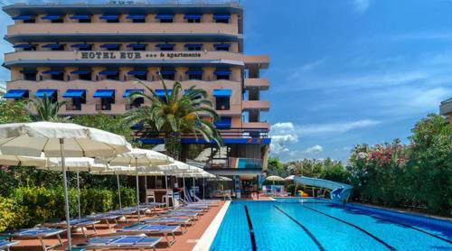 Bazén v ubytování Hotel Eur nebo v jeho okolí
