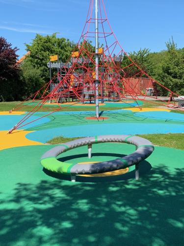 Kawasan permainan kanak-kanak di Camping le Rouge Gorge **** 10' Puy du Fou