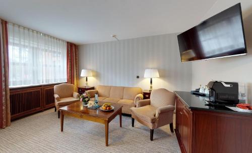 TV a/nebo společenská místnost v ubytování Hotel Engel