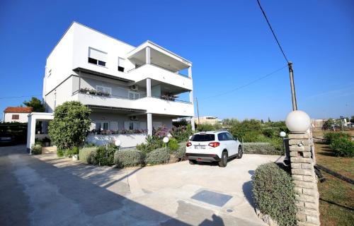 Marija Anchor Exclusive