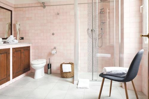 Best Location w/ Breathtaking Views Chic Palace