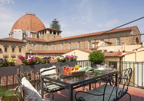 Best Location w/ Breathtaking Views Chic Palace