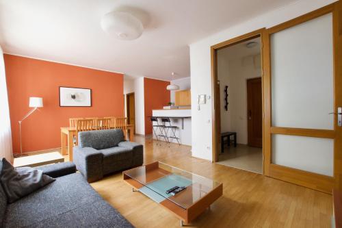 Posezení v ubytování Standard Apartment by Hi5 - Kazincy 52