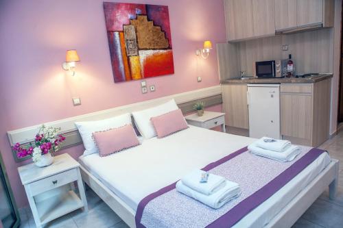 A kitchen or kitchenette at Nontas Home