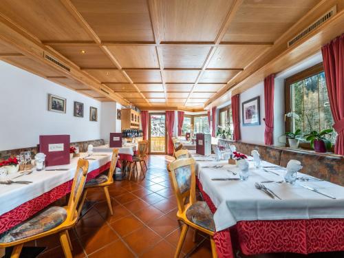 En restaurang eller annat matställe på Ostaria La Fontana