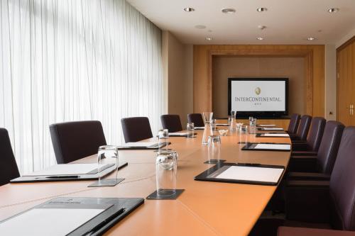 Der Geschäftsbereich oder Konferenzraum in der Unterkunft InterContinental - Kyiv by IHG