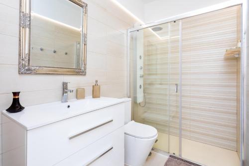 Kúpeľňa v ubytovaní Duplex Charco del Valle with Sea View