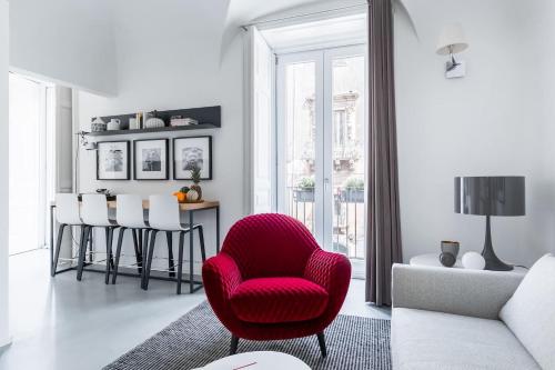 A seating area at Manganelli Suite
