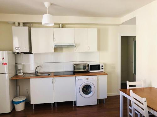 Kuchyňa alebo kuchynka v ubytovaní Apartamento turísticos Puente Romano P1 1-C