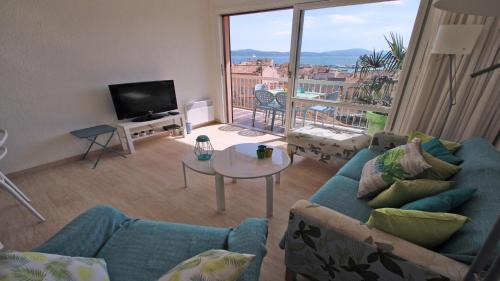 Superbe appartement 2 chambres avec vue mer exceptionnelle au coeur de Sainte-Maxime - Les Pins Dorés