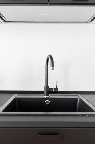 A World Aparts - 104 Frattina