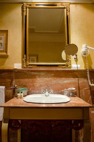 Bilik mandi di Hotel Montelirio
