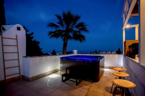 Luxury Villa Marbella with nice garden, Pool and Jacuzzi ...