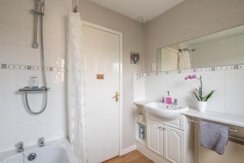 Koupelna v ubytování White Corries